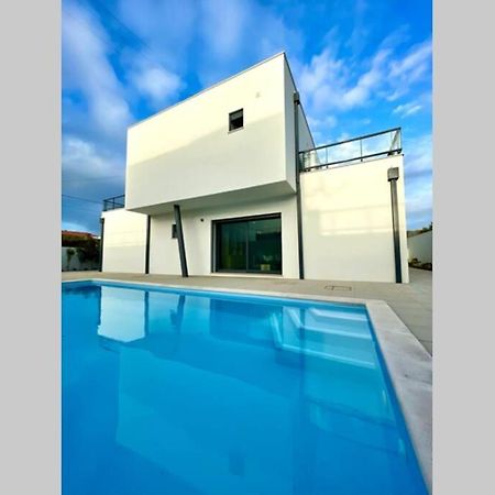 New And Modern 3 Bedroom Villa With Private Heated Pool Near Nazare Сан-Мартинью-ду-Порту Экстерьер фото