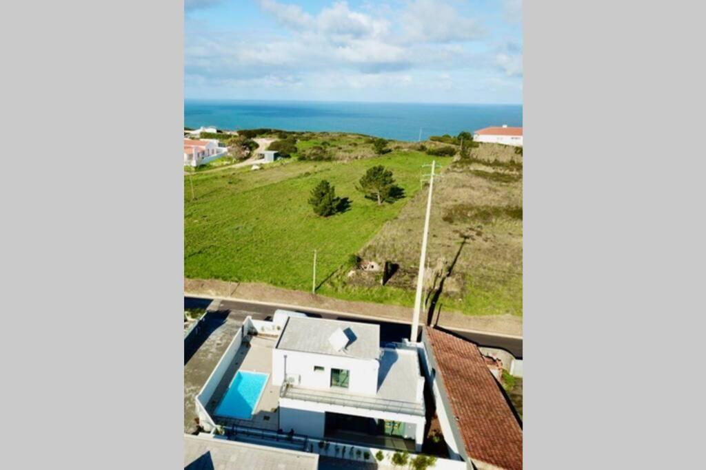 New And Modern 3 Bedroom Villa With Private Heated Pool Near Nazare Сан-Мартинью-ду-Порту Экстерьер фото