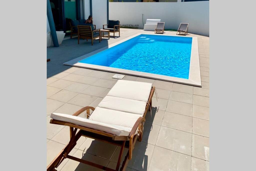 New And Modern 3 Bedroom Villa With Private Heated Pool Near Nazare Сан-Мартинью-ду-Порту Экстерьер фото