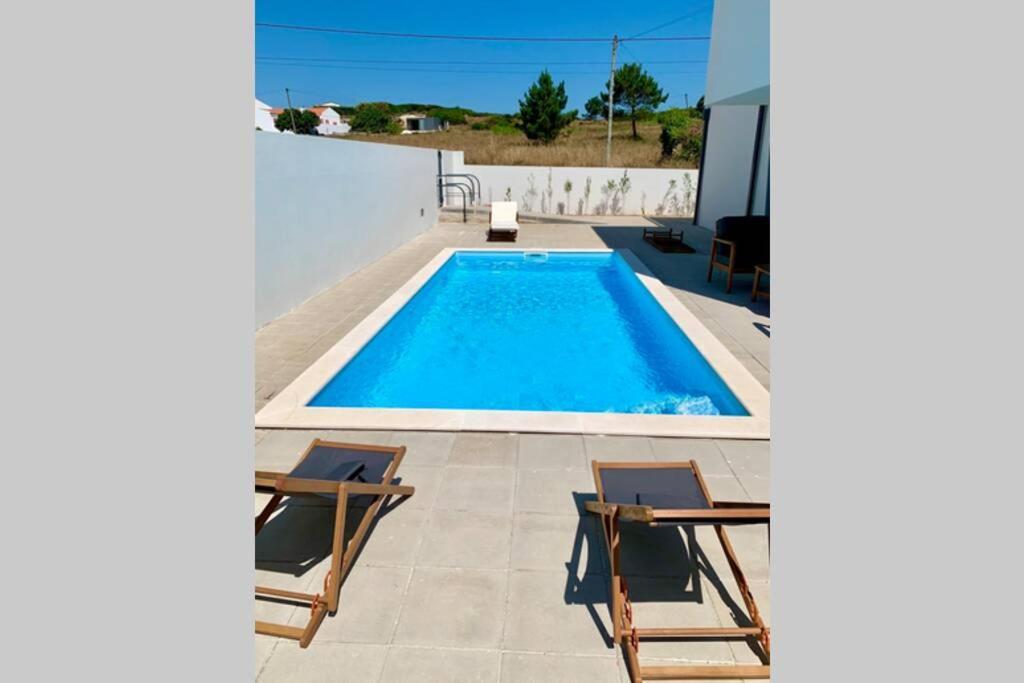 New And Modern 3 Bedroom Villa With Private Heated Pool Near Nazare Сан-Мартинью-ду-Порту Экстерьер фото